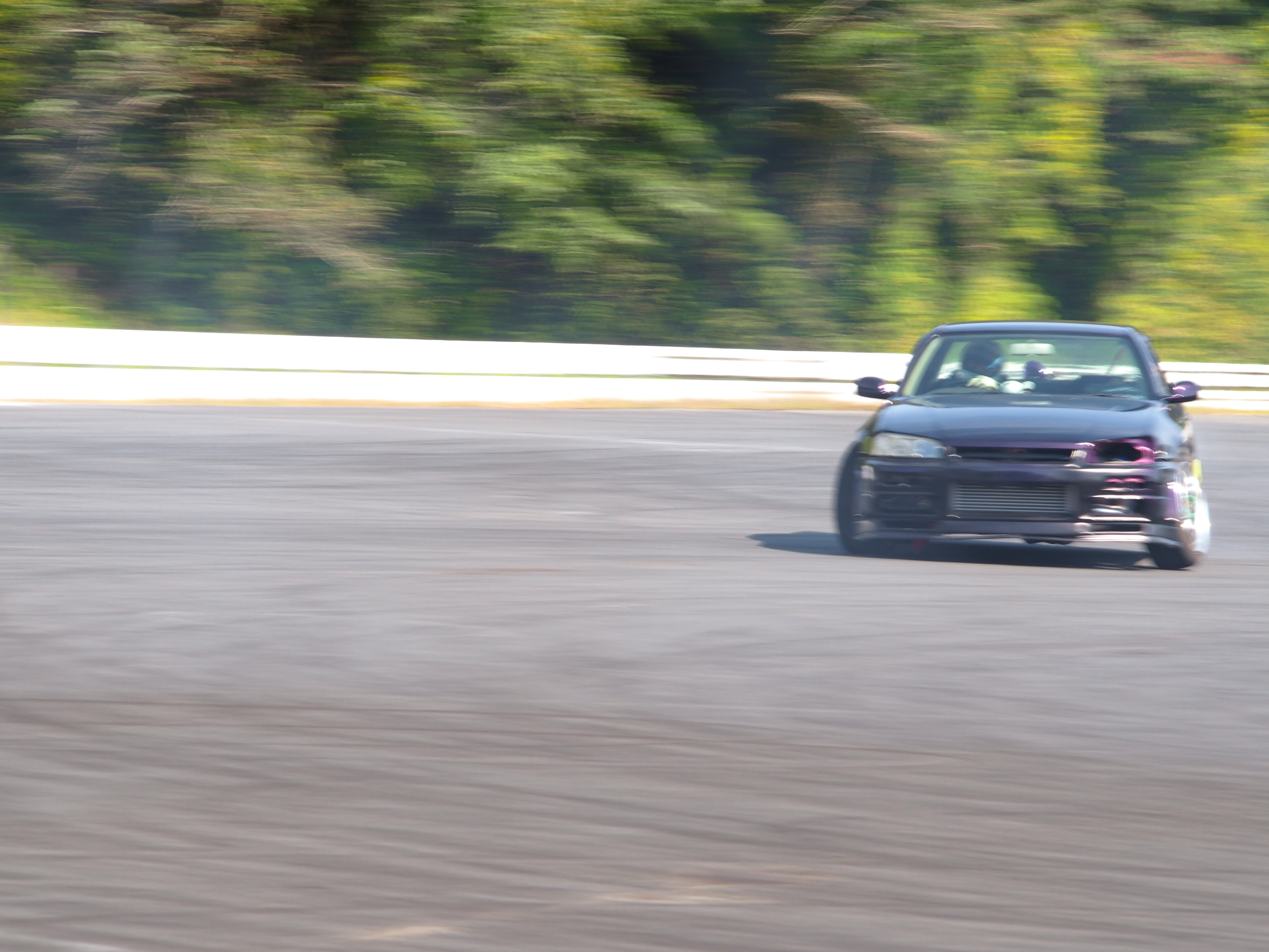 お客様の愛車を最高の技術で仕上げます。